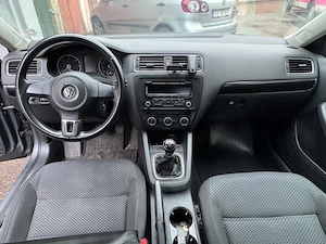 Volkswagen Jetta 2014 1.6TDI - imagine 2