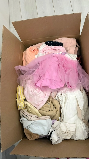 Lot 1 hainute fetita 6-12 luni