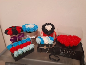 Vând aranjamente din flori de săpun 