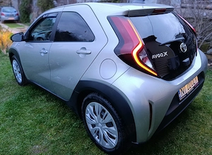 Toyota Aygo X, 2023, 3750 km, garanție 3 ani, unic proprietar  - imagine 4