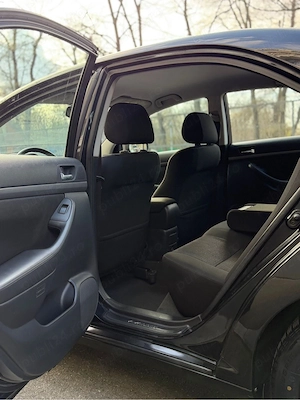 Toyota Avensis Cutie Automata 1.8 VVT-i un singur propietar - imagine 6