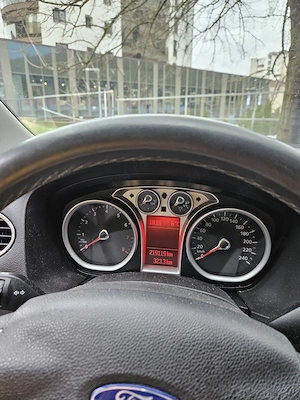 Ford focus 2 hatchbak - imagine 3