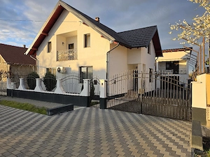 Casa complet utilata.