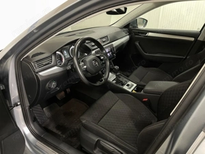 Skoda Superb - imagine 5