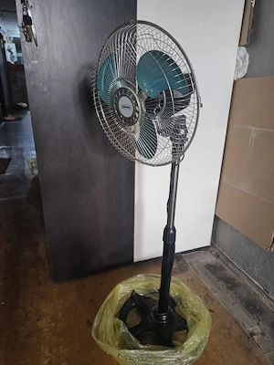 Ventilator electric