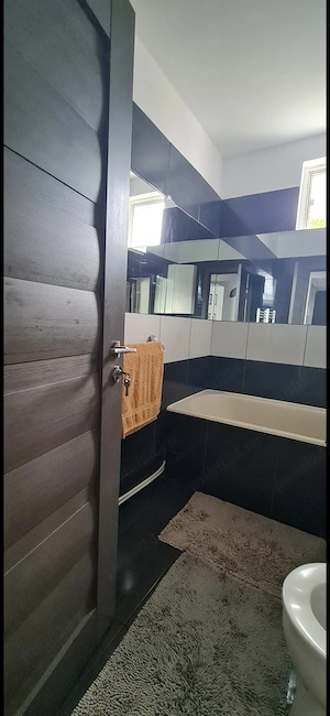 Ap. 2 camere zona Mall - imagine 6