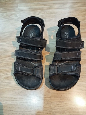 nr 42 Ecco sandale premium 