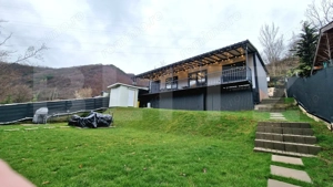 Cabană de vis pe malul lacului Someșul Cald – ponton propriu, business la cheie