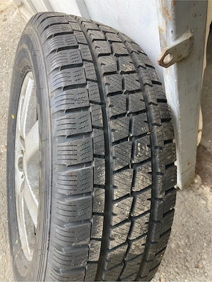 Vand 215/65/16c anvelope cu jante Trafic, Vivaro - imagine 4