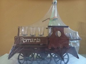 Minibar, suport din lemn in forma de locomotiva 