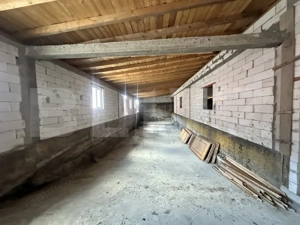 Parc industrial Bârsãu (HALE-BIROURI-APARTAMENT DE LOCUIT-CURTE GENEROASA-TEREN) - imagine 17