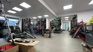 140 mp la Prelungirea Ghencea – Vitrină Stradală