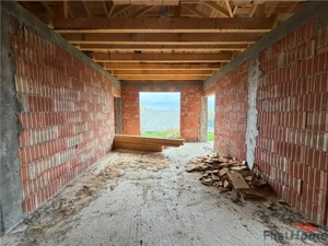 Casa la rosu din caramida de vanzare in comuna Carligele - imagine 12