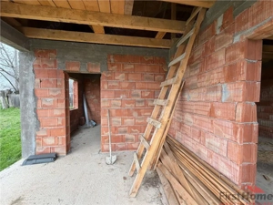 Casa la rosu din caramida de vanzare in comuna Carligele - imagine 4