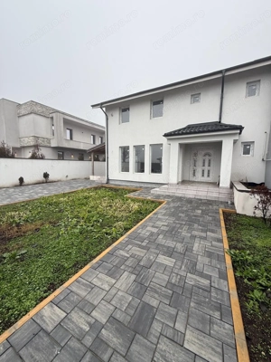 Mutare imediată! Vilă duplex 4 camere cu curte proprie