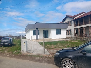Se vinde casă in Sighetu Marmației relații telefon    - imagine 2