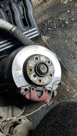 Dezmembrez BMW e46 318D - imagine 2