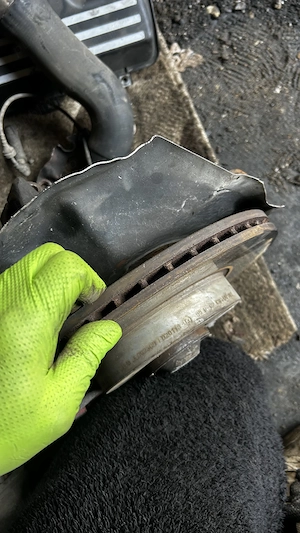 Dezmembrez BMW e46 318D - imagine 5