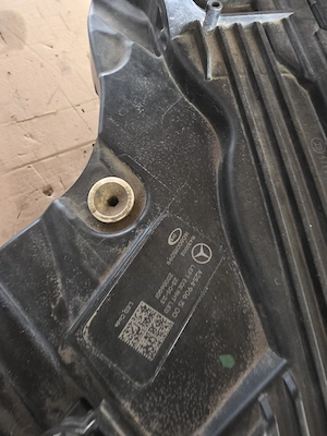 far stanga mercedes glc 2025 - imagine 2