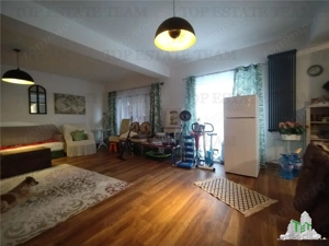 Casa spatioasa cu gradina in zona verde, cartier Green City, comuna 1 Decembrie - imagine 4