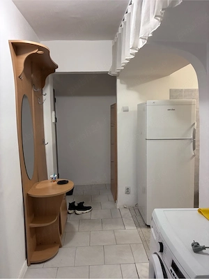 inchiriez apart 2 cam et 3 4 , curat , mobilat , centrala termica , intretinere mica , zona buna 