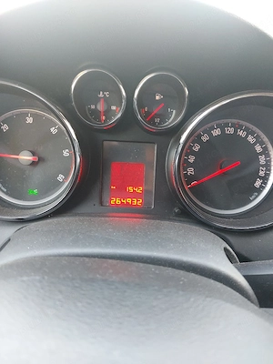 Opel Astra j 1,7 2011k