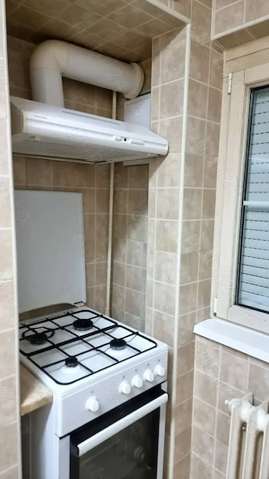 Se vinde apartament cu 3 camere decomandate in zona foarte buna din cartierul Obcini - imagine 6