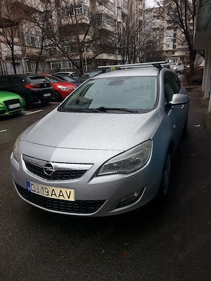 Opel Astra j 1,7 2011k - imagine 3