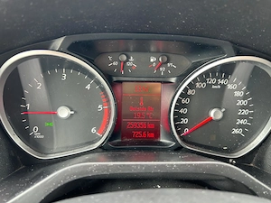   Vând Ford Galaxy 2014, proprietate personală, în stare foarte bună - imagine 10