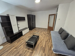 Lacul Tei inchiriere garsoniera parter cu boiler electric