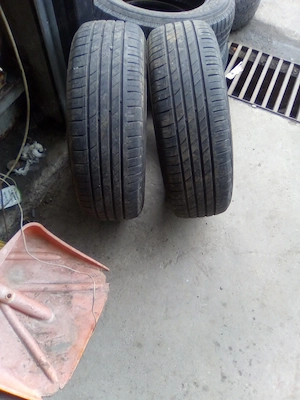 Vând 2 cauciucuri  - imagine 2