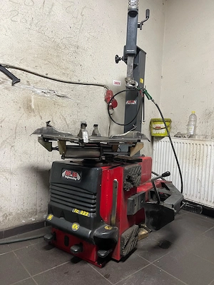 masini de vulcanizat si echilibrat in stare de functionare .Sunt 2 seturi,Se vind  toate . - imagine 4