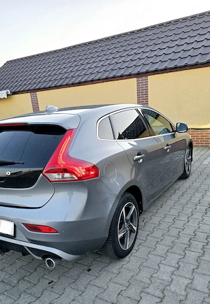 Volvo V40 2016 R-design