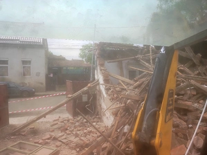 demolari si sapaturi