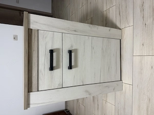 Comodă practică și elegantă   stare foarte bună