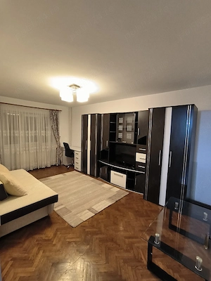 Închiriez apartament cu 3 camere și loc de parcare  - imagine 4