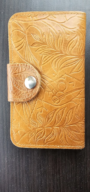 Vand portofel unisex din piele naturala foarte groasa.