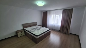 Apartament foarte spațios, recent renovat, complet mobilat și utilat, la prima închiriere