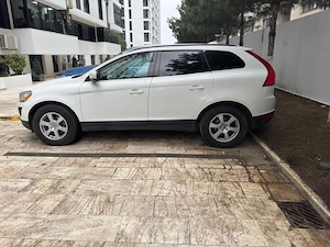 Volvo XC60 2.0 Diesel 163cp  Întreținut  Fără probleme Piele  Navigație  Negociabil Proprietar | Făr - imagine 2