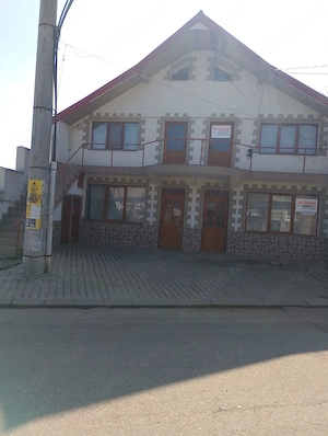 Vând casă cu teren 