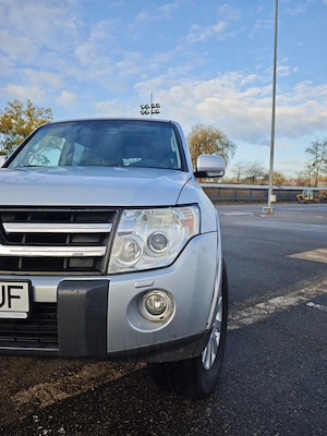 Mitsubishi Pajero LWB 3.2 DI-D Instyle A T - Autoturism 7 locuri - imagine 2