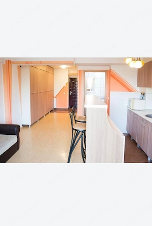 Închiriez apartament cu o cameră strada Martirilor nr. 80, etaj 1