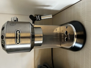 Espressor manual DELONGHI Dedica Style EC685.M