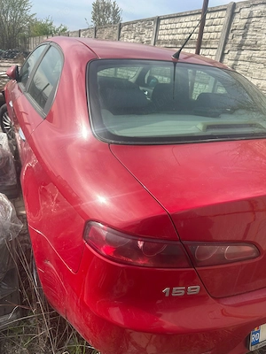 Dezmembrez - Alfa Romeo 159 2006 1.9 JTS, Rosu - imagine 3