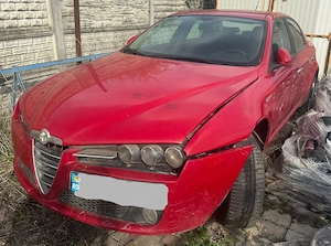 Dezmembrez - Alfa Romeo 159 2006 1.9 JTS, Rosu - imagine 2