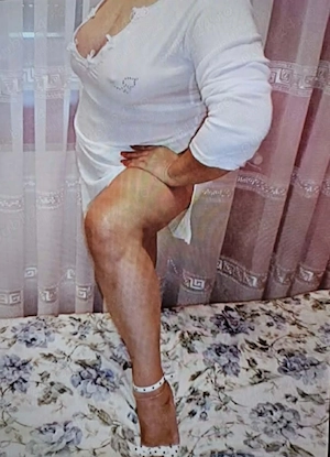 Buna Matura Blonda cu experiență fără fițe și fără grabă  - imagine 3