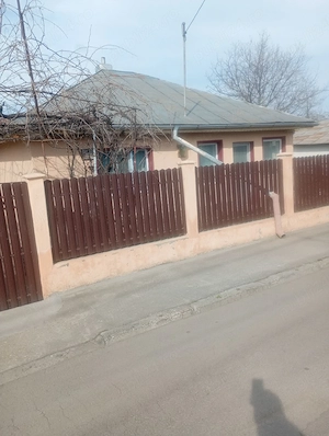 Casă+teren intravilan de vânzare 