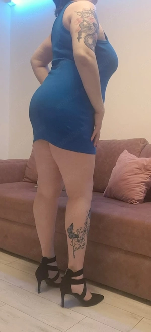 Blonda cu forme, sâni Nr 4. - imagine 2