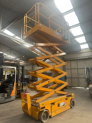 Romstiv - Inchiriaza Nacela tip foarfeca   platforma - TM, AR, CS, HD, BH