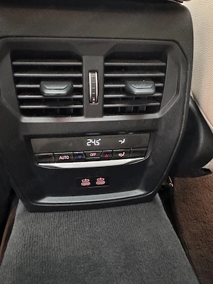 BMW seria 3 g20 an 2021 - imagine 9